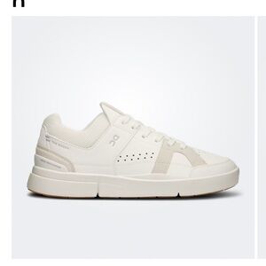 On Cloud Women’s THE ROGER Clubhouse Size 9.5